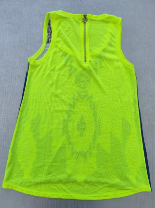 Camiseta sin mangas con estampado geométrico