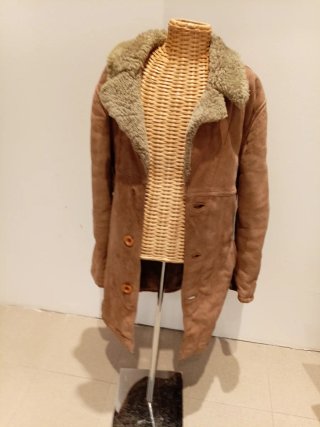 Cappotto marrone con pelliccia sintetica
