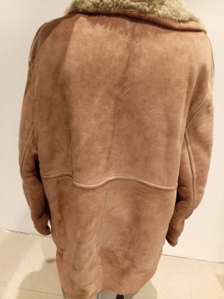 Cappotto marrone con pelliccia sintetica