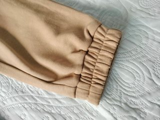 Pantalón jogger Stradivarius beige nuevo