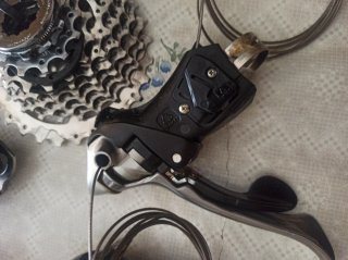 Grupo Shimano 105 9 velocidades con 11-28