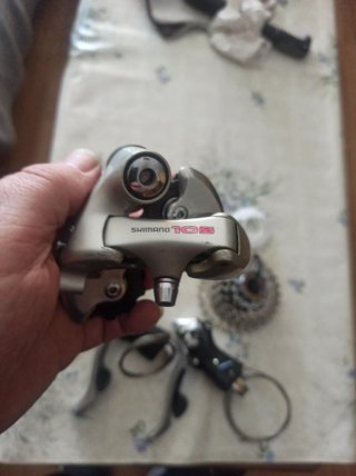 Grupo Shimano 105 9 velocidades con 11-28