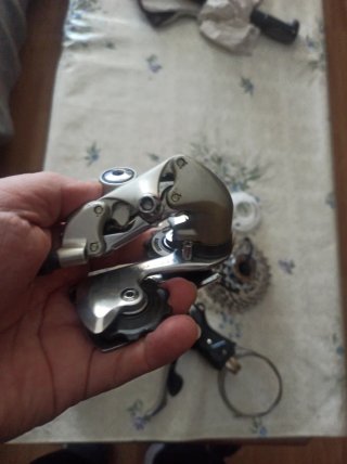 Grupo Shimano 105 9 velocidades con 11-28