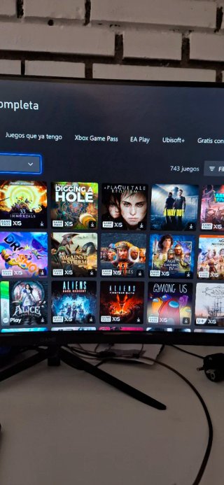 Xbox Series S + Mando + +740 Juegos