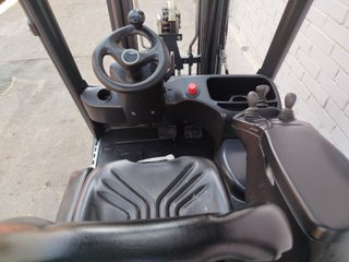 Carretilla elevadora Linde E16C-02