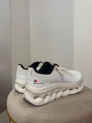 Tênis On Running CloudTec Bege/Branco