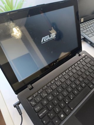 Portátil Asus Vivobook F200-CA Táctil