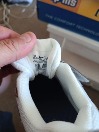 Nike Vomero  5 Plata/Blanco Talla31 /5 y medio
