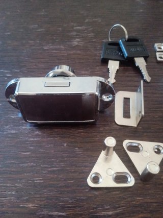 Cerradura de 3 puntos con llaves tipo espagnolette