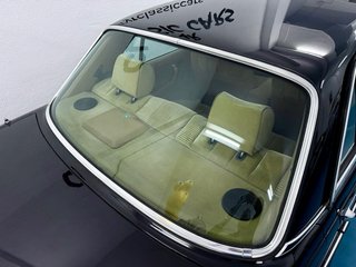 Mercedes-Benz W123 300D A/C Velour