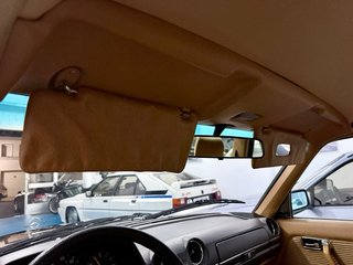 Mercedes-Benz W123 300D A/C Velour
