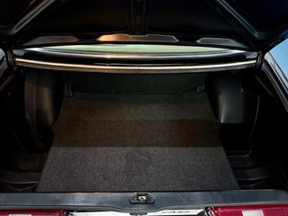Mercedes-Benz W123 300D A/C Velour