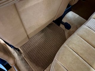 Mercedes-Benz W123 300D A/C Velour