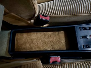 Mercedes-Benz W123 300D A/C Velour