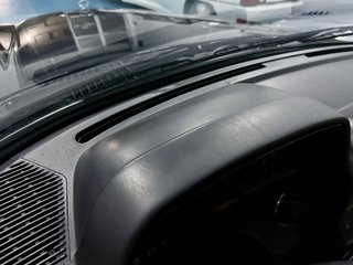 Mercedes-Benz W123 300D A/C Velour
