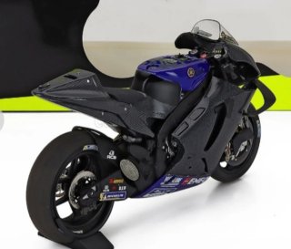 Minichamps Yamaha YZR-M1 1/12 Rossi