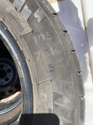 4 Neumáticos Seminuevos 195/70 R15C