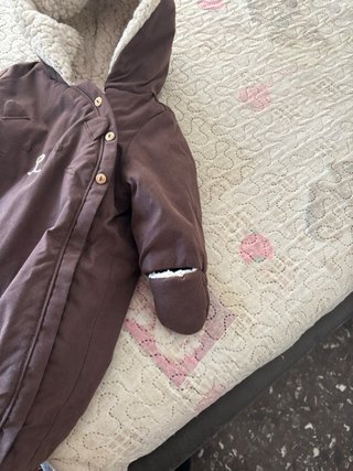 Tutina bimbo marrone con cappuccio
