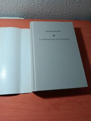 "La bibliotecaria de Auschwitz"