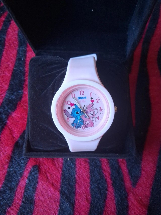 Reloj stitch rosa