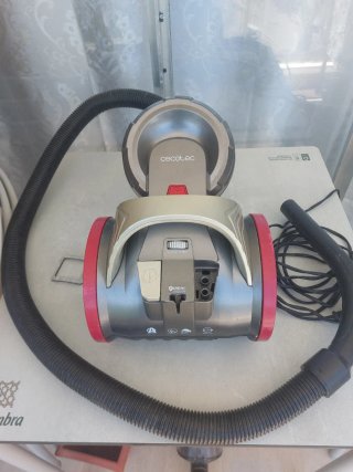 Se venden 2 Aspiradoras sin bolsa MEDEK y cecotec