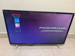 Televisor Thomson Negro y Morado