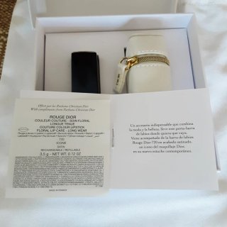 Pintalabios Dior Negro con Estuche Blanco