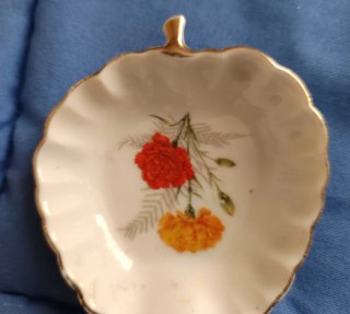 Antiguos ceniceros decorados