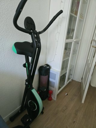 Bicicleta Estática Plegable Negra y Verde