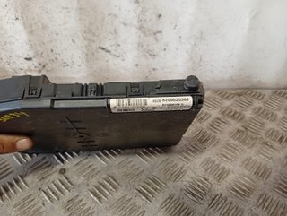 CAJA RELES / FUSIBLES RENAULT SCENIC II (JM) 8200525384