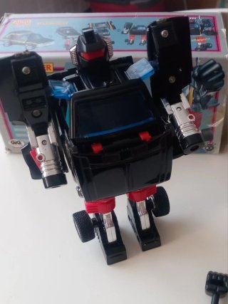 Trasformer 4 WD Hilux Auto Robot Diaclone