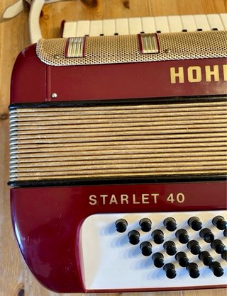 Acordeón Hohner Starlet 40
