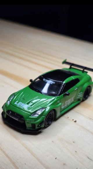 Mini GT LB-Silhouette Works GT Nissan
