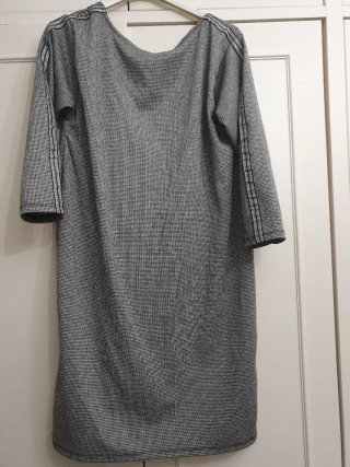 Vestido gris cuadros pequeños