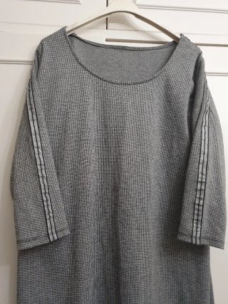 Vestido gris cuadros pequeños