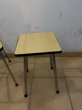 Silla y taburete formica