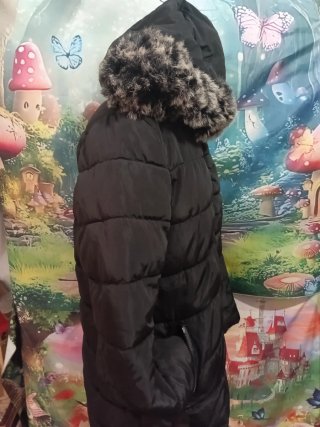 Chaquetón largo negro con capucha