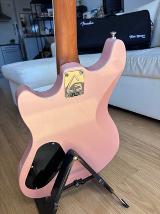 Guild Surfliner Deluxe RQM Rosa