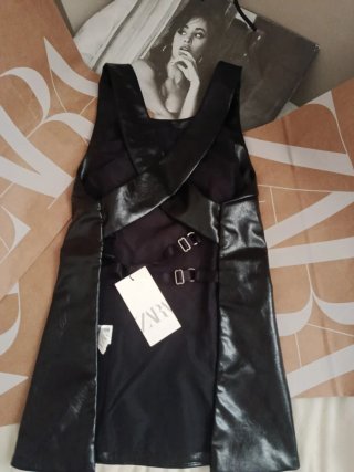 Top polipiel Zara negro