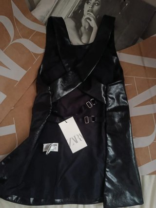 Top polipiel Zara negro