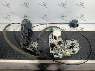 8200766888 CERRADURA LATERAL DERECHA NISSAN NV400