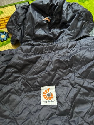 Cubremochila Ergobaby Chubasquero Térmico. Sin usa