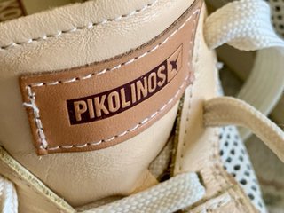 Deportivos Pikolinos Beige y Blanco