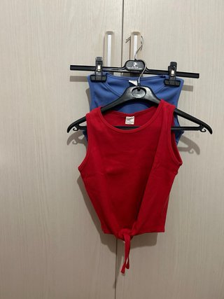 Assortimento di vestiti