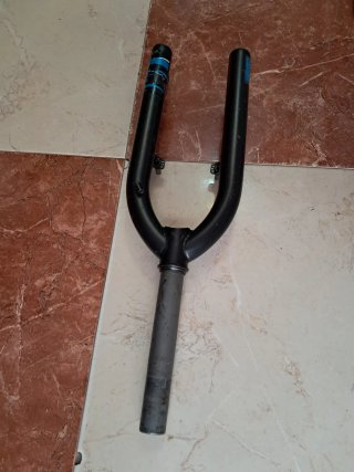 Horquilla Monty Negra