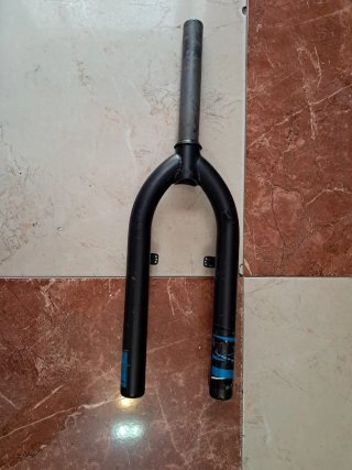 Horquilla Monty Negra