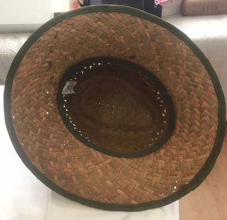 Sombrero de paja playero con adornos