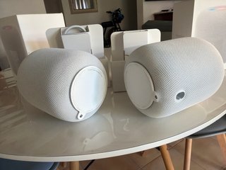 2 Apple HomePod Blancos