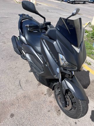 Yamaha Xmax 400 Negra