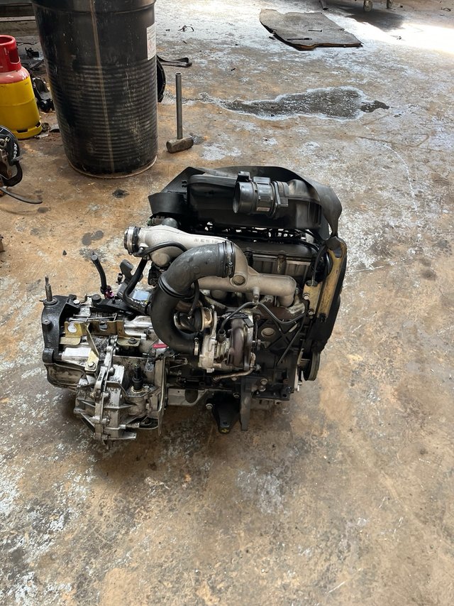 Motor F9Q U7 / AÑO 2006 180.000 KM